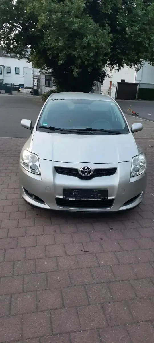 Gebraucht Toyota Auris 101 PS (74 kW) 2009 Grau Kleinwagen