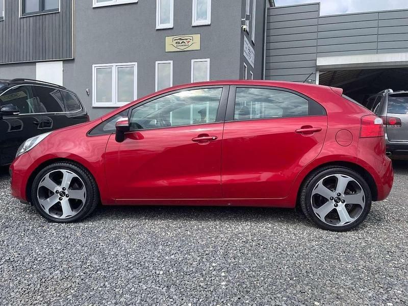 Rot Gebraucht 2012 Kia Rio Spirit Kleinwagen | 4.990 € (Fairer Preis) - Bild 1/4