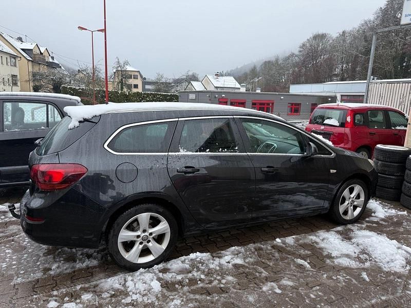 Gebraucht Opel Astra 165 PS (121 kW) 2012 Schwarz Kombi