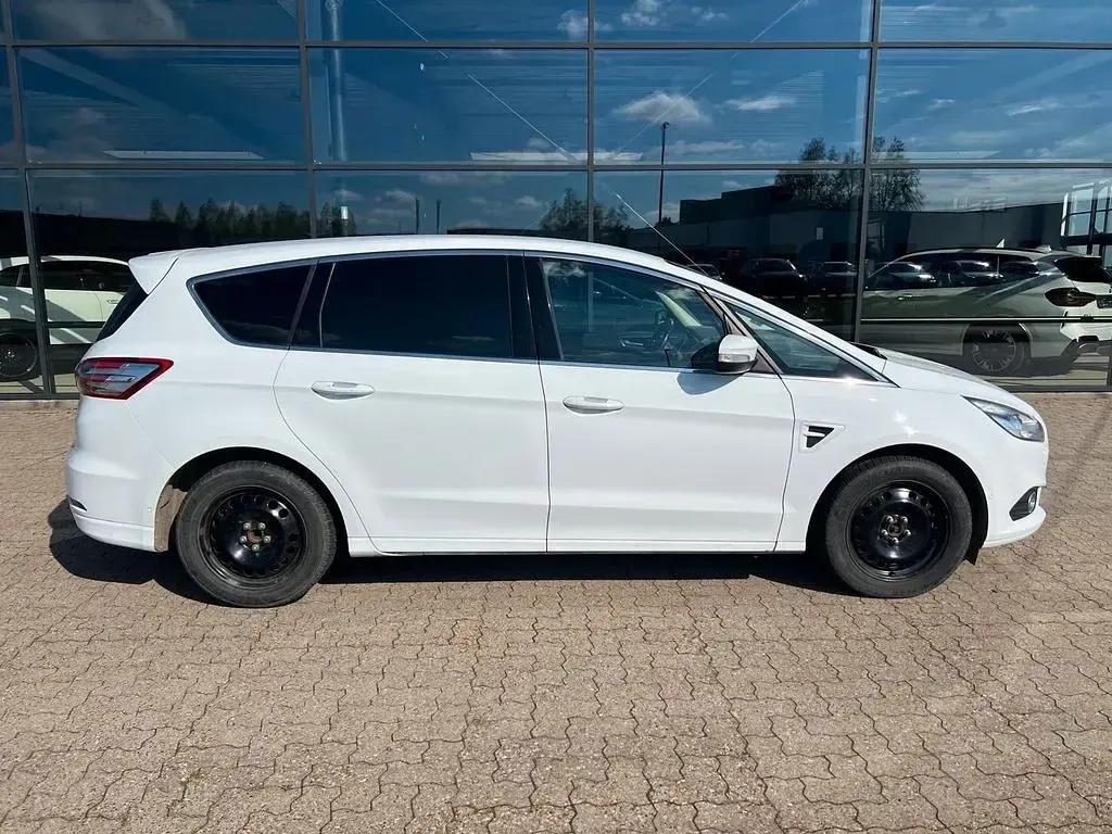 Używany Ford S-MAX Titanium 179 KM (131 kW) 2018 Biały Minivan