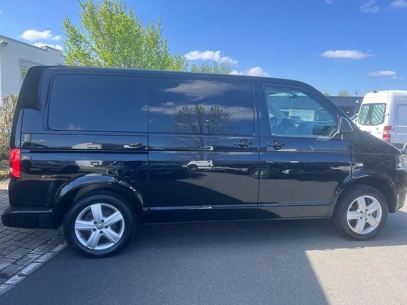 Gebraucht VW Multivan Comfortline 179 PS (131 kW) 2013 Schwarz Van / Kleinbus