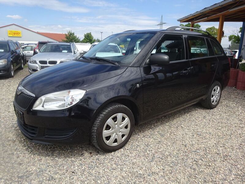 Schwarz Gebraucht 2014 Skoda Fabia Cool Edition Kleinwagen | 2.600 € - Bild 1/4