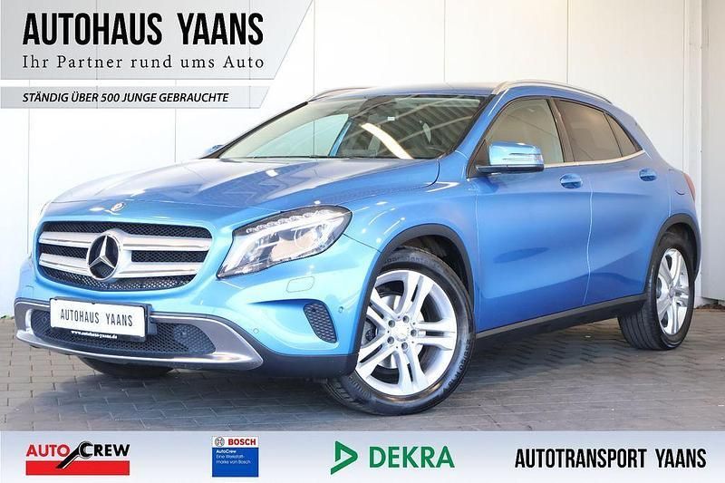 Blau Gebraucht 2016 Mercedes GLA180 SUV | 16.889 € (Guter Preis) - Bild 1/4