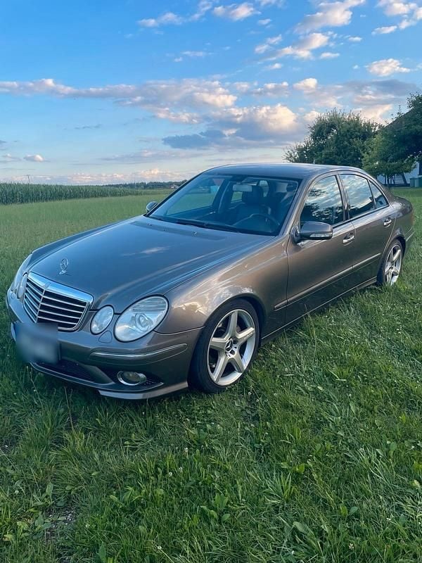 Braun Gebraucht 2008 Mercedes E280 AMG Limousine | 6.500 € (Teuer) - Bild 1/4