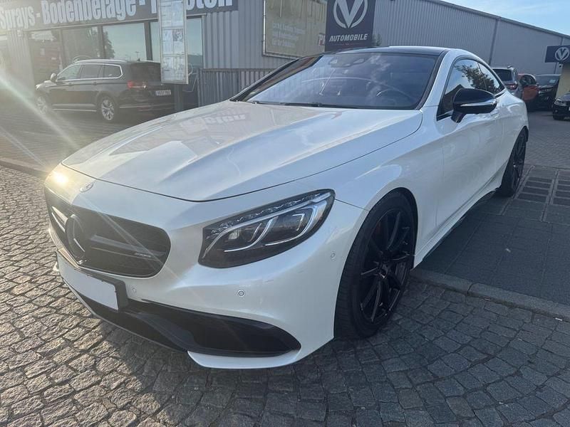 Weiß Gebraucht 2016 Mercedes S63 AMG AMG Coupé | 64.990 € (Teuer) - Bild 1/4