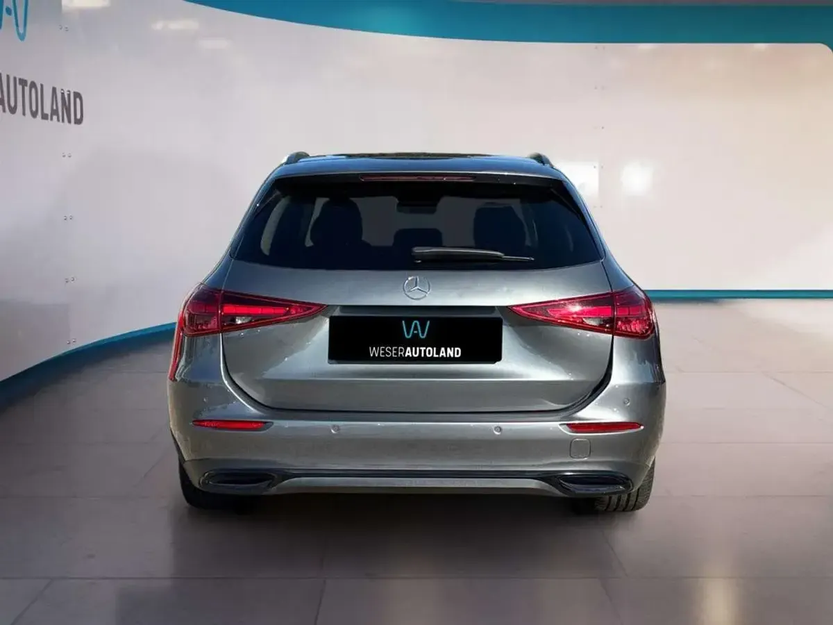 Gebraucht Mercedes C200 Avantgarde 163 PS (119 kW) 2022 Selenitgrau  metalliclack Kombi