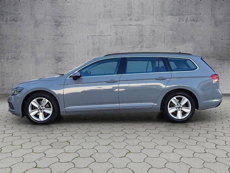 Gebraucht VW Passat Business 200 PS (147 kW) 2022 Mondsteingrau Kombi