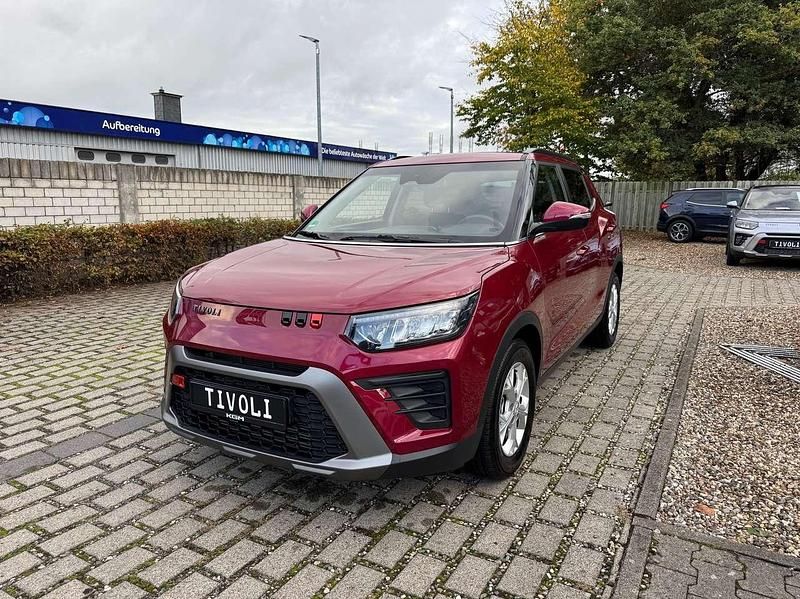 Gebraucht Ssangyong (KGM) Tivoli 163 PS (119 kW) 2025 Cherry red metallic SUV