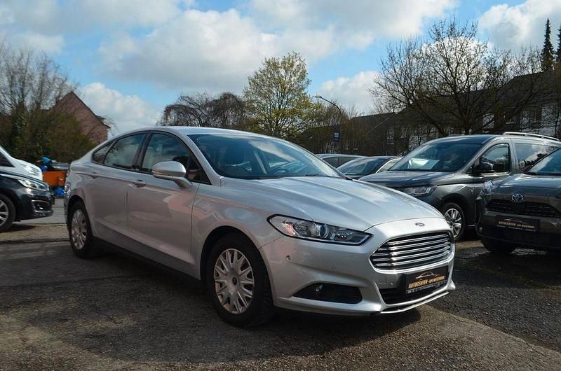 Gebraucht Ford Mondeo Trend 160 PS (117 kW) 2015 Silber Limousine