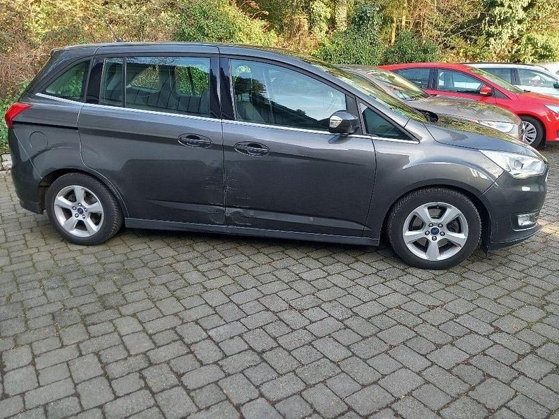 Gebraucht Ford Grand C-Max Titanium 125 PS (91 kW) 2018 Grau Van / Kleinbus