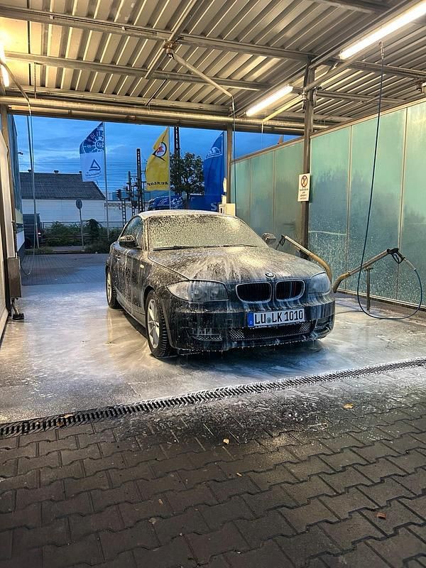 Schwarz Gebraucht 2011 BMW 118 Cabriolet Cabrio | 4.500 € (Superpreis) - Bild 1/4