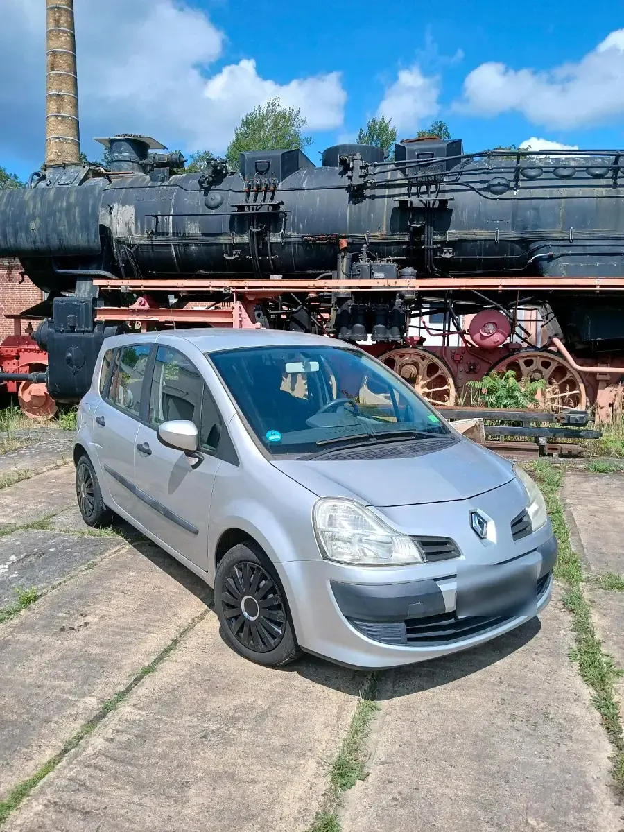 Gebraucht Renault Grand Modus 75 PS (55 kW) 2009 Silber Van / Kleinbus