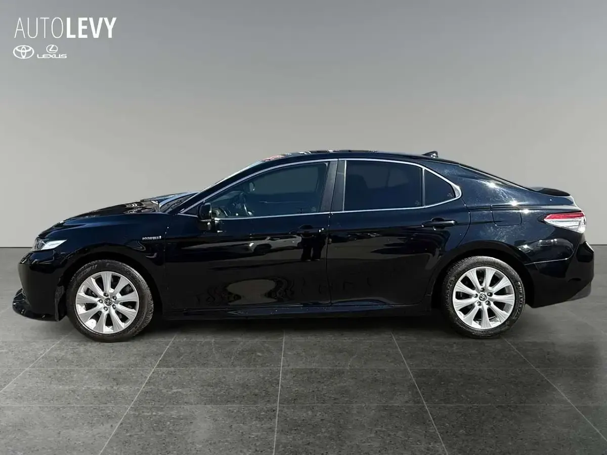 Gebraucht Toyota Camry 218 PS (160 kW) 2020 Attitude black mc (metallic) Limousine