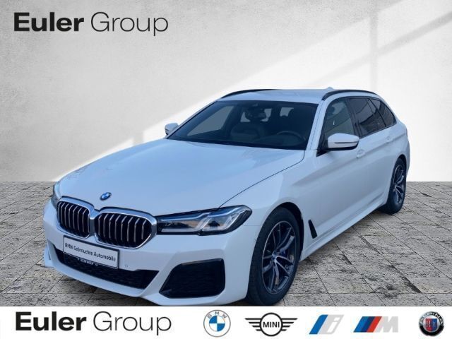 Weiss Gebraucht 2022 BMW 540 Performance Kombi | 47.649 € (Fairer Preis) - Bild 1/4