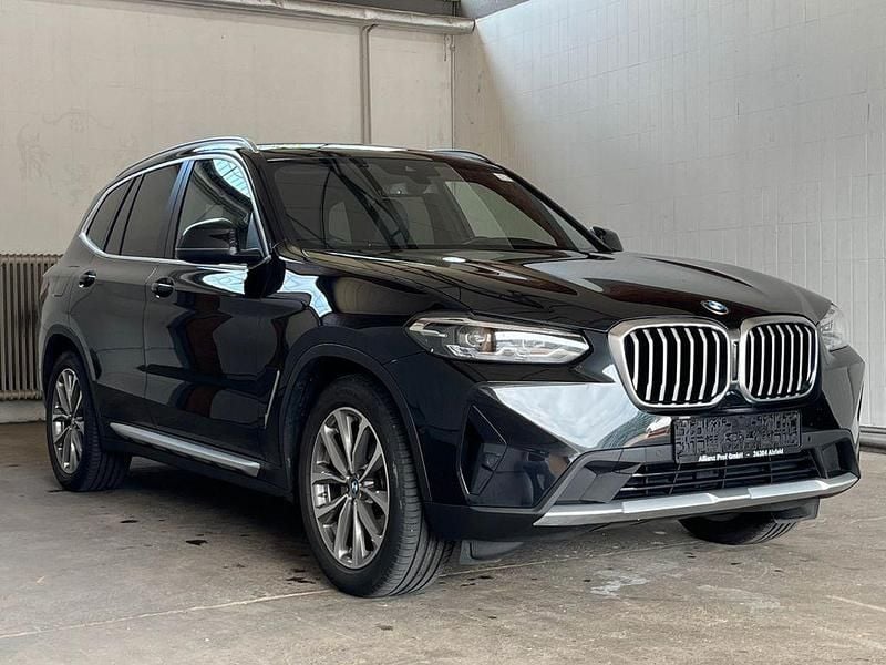 Schwarz Gebraucht 2022 BMW X3 Sport Line SUV | 31.900 € (Superpreis) - Bild 1/4