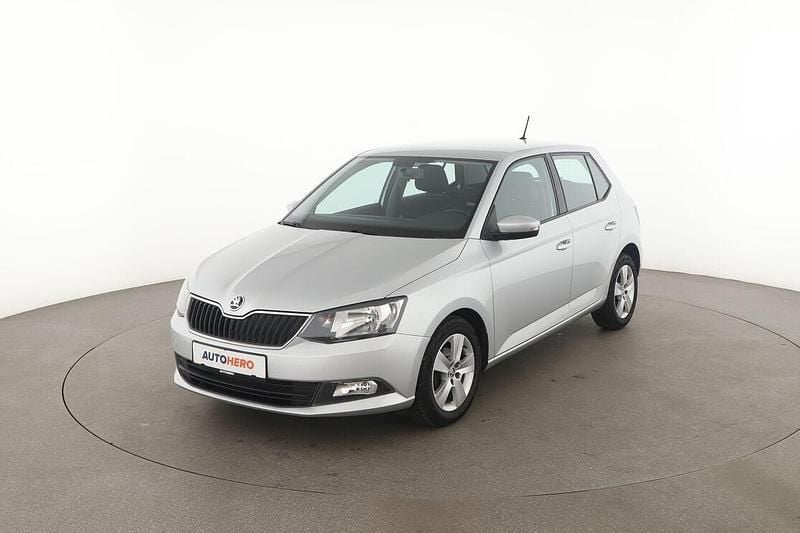 Grau Gebraucht 2016 Skoda Fabia Ambition Limousine | 8.790 € (Fairer Preis) - Bild 1/3