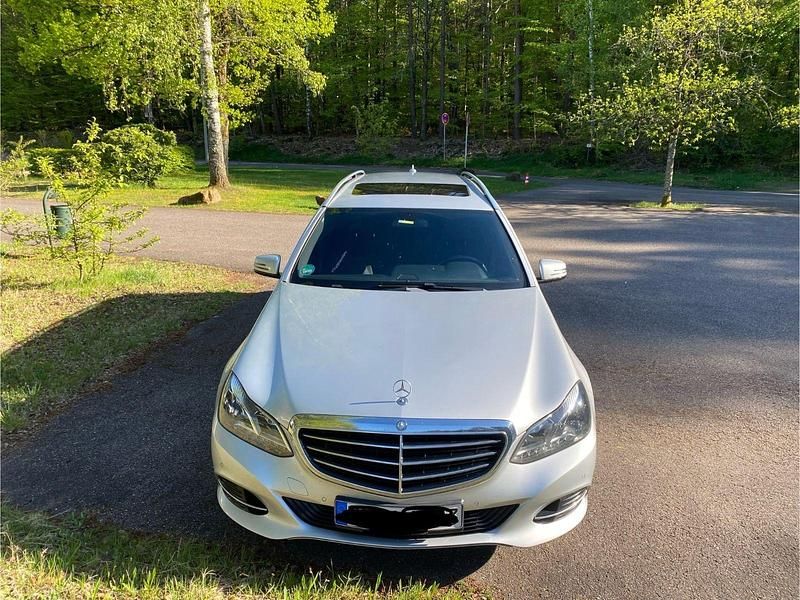 Gebraucht Mercedes E220 Edition 170 PS (125 kW) 2014 Silber Kombi