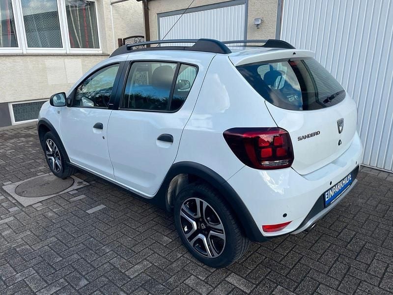 Gebraucht Dacia Sandero Stepway 90 PS (66 kW) 2018 Weiß SUV