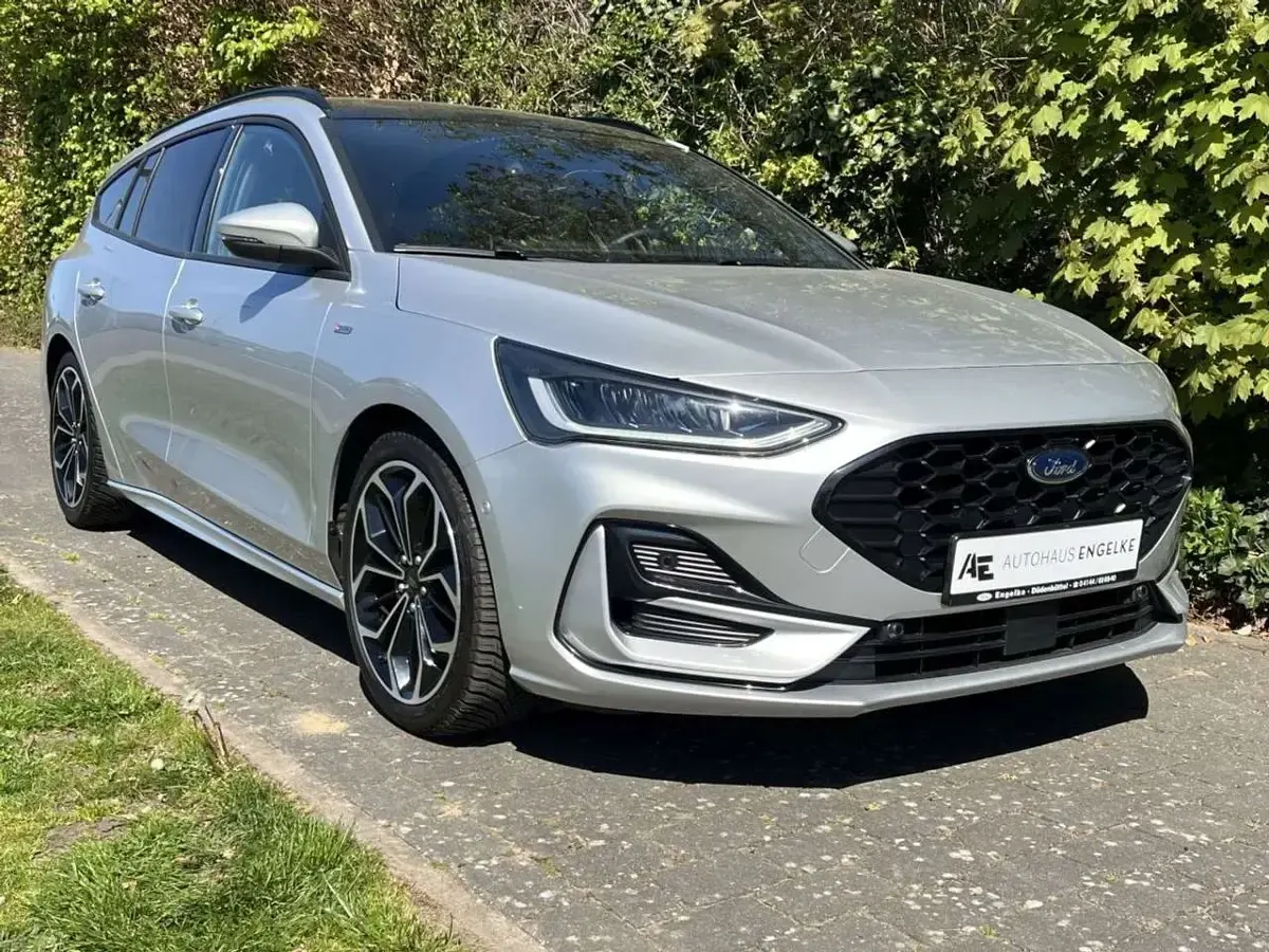 Gebraucht Ford Focus ST-Line X 116 PS (85 kW) 2025 Silber Limousine