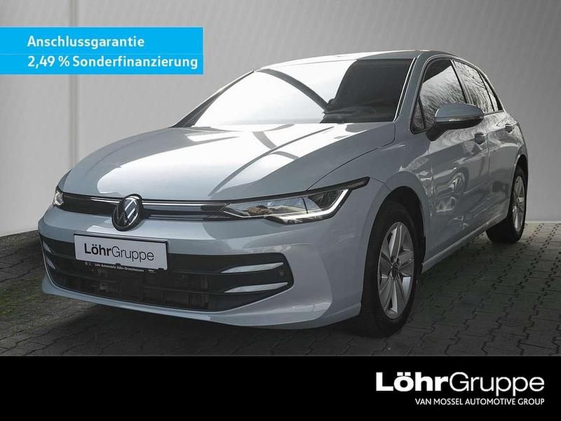 Blau Gebraucht 2024 VW Golf Life Limousine | 25.980 € (Fairer Preis) - Bild 1/3