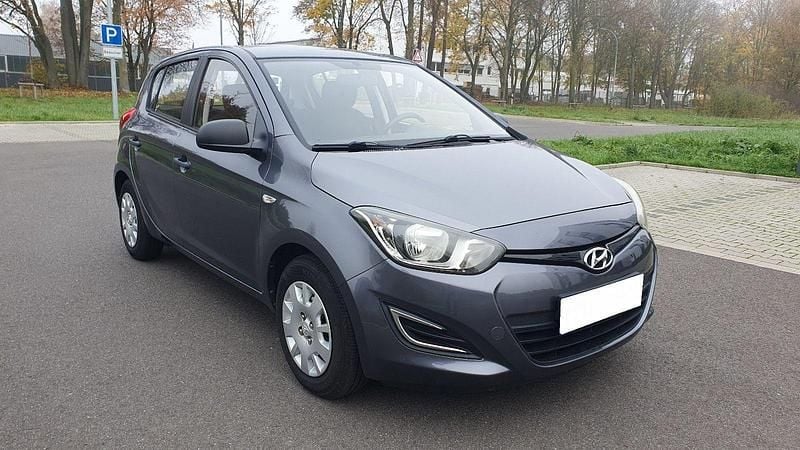 Grau Gebraucht 2014 Hyundai i20 Kleinwagen | 5.500 € (Guter Preis) - Bild 1/4