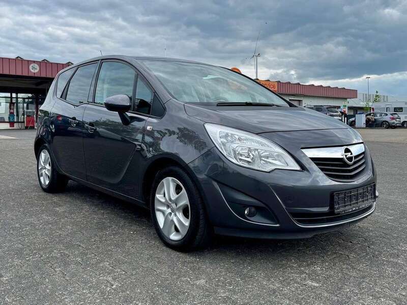 Karbongrau Gebraucht 2011 Opel Meriva Design Edition Van / Kleinbus | 5.490 € (Etwas zu teuer) - Bild 1/4