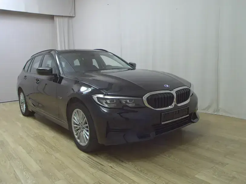 Gebraucht BMW 330e Sport Line 2021 Schwarz Kombi