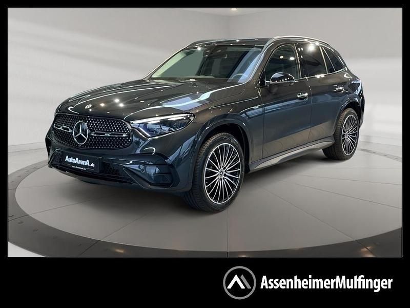 Grau Gebraucht 2025 Mercedes GLC300e AMG SUV | 69.889 € (Etwas zu teuer) - Bild 1/4