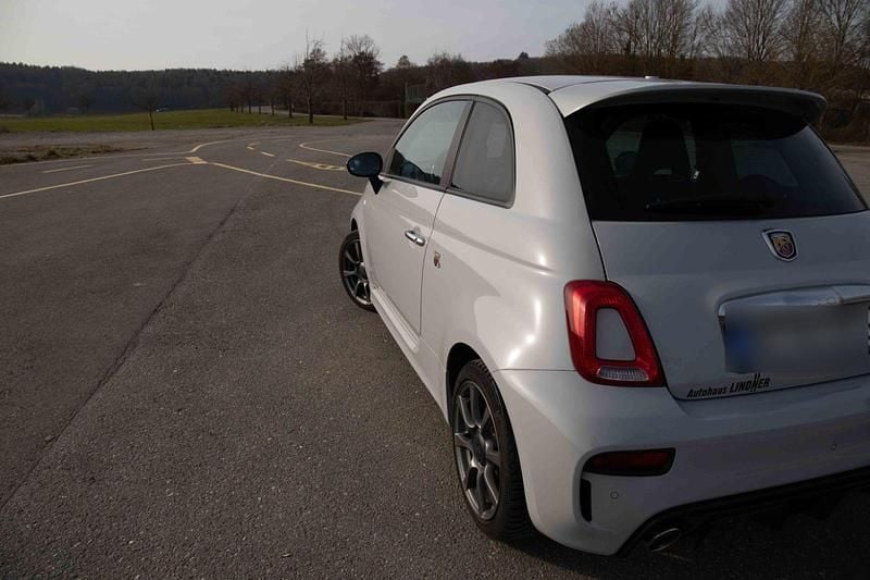 Usata Abarth 595 165 CV (121 kW) 2022 Grigio Utilitaria