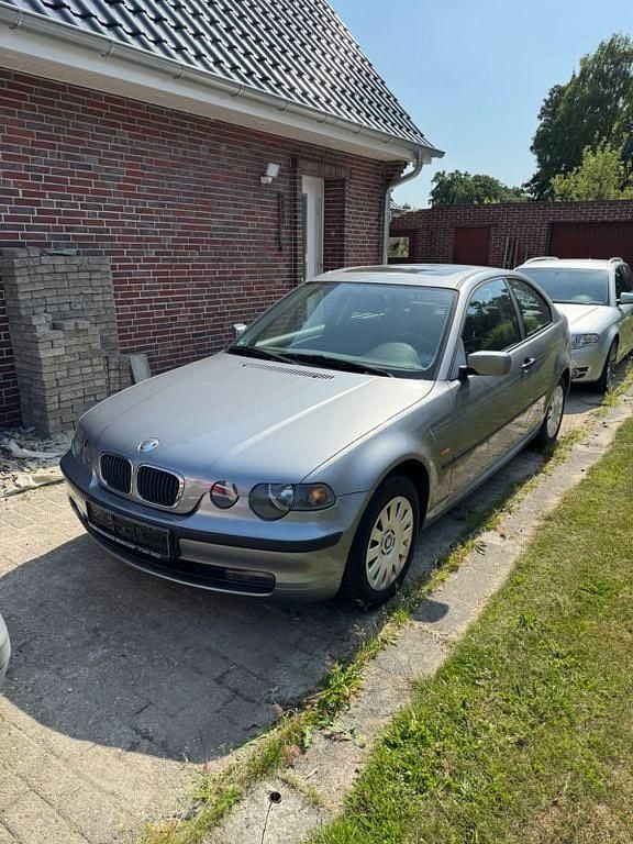 Grau Gebraucht 2004 BMW 316 Compact Kleinwagen | 2.990 € (Fairer Preis) - Bild 1/4