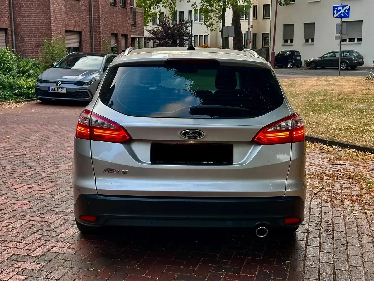 Gebraucht Ford Focus 140 PS (102 kW) 2014 Silber Kombi