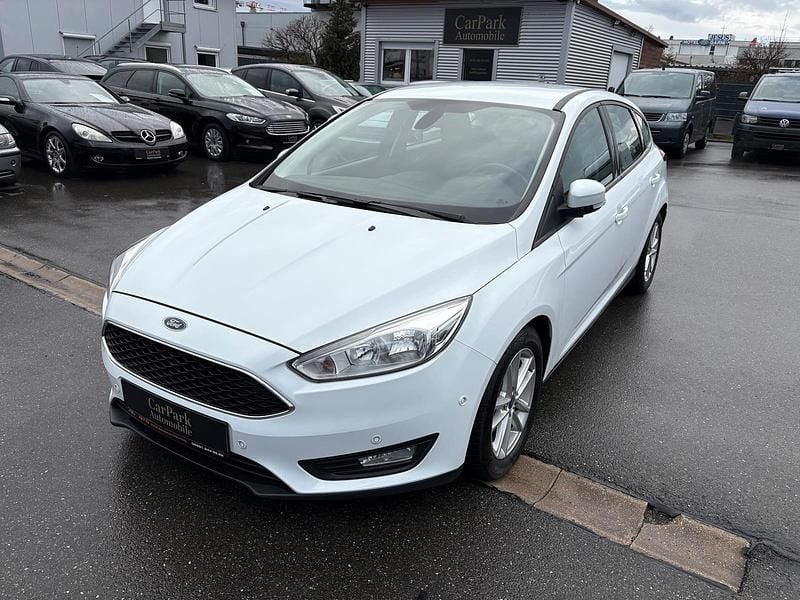 Gebraucht Ford Focus 125 PS (91 kW) 2016 Weiß Limousine