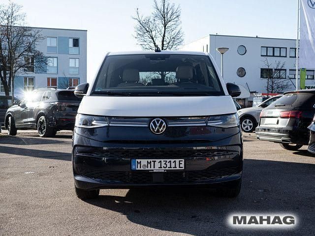 Second-hand VW Multivan Style 177 CP (130 kW) 2025 Alb Monovolum