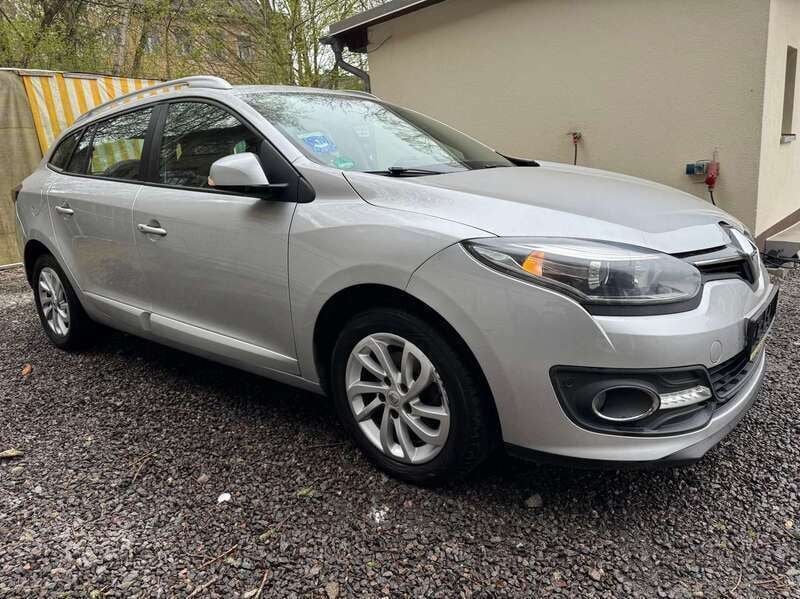 Silber Gebraucht 2014 Renault Mégane GrandTour Kombi | 3.990 € (Superpreis) - Bild 1/4