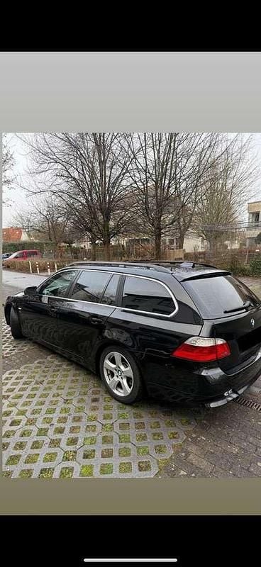 Gebraucht BMW 530 Exclusive 235 PS (172 kW) 2008 Schwarz Kombi