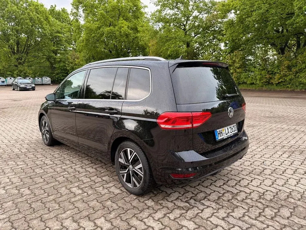 Gebraucht VW Touran Highline 150 PS (110 kW) 2020 Schwarz Van / Kleinbus