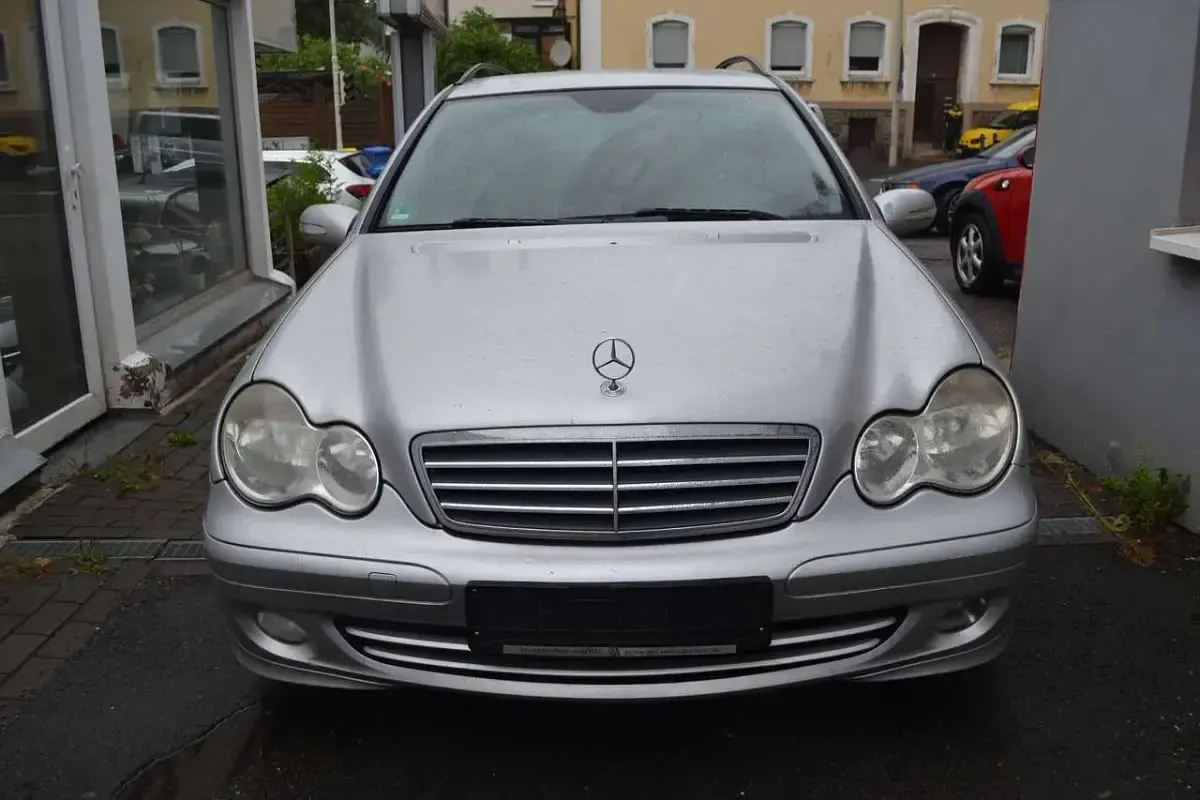 Gebraucht Mercedes C180 143 PS (105 kW) 2004 Brillantsilber  metalliclack Kombi