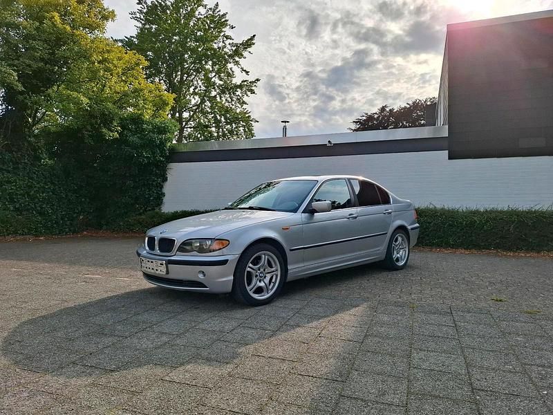 Gebraucht BMW 320 Shadowline 170 PS (125 kW) 2004 Silber Limousine