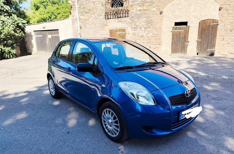 Blau Gebraucht 2008 Toyota Yaris Limousine | 3.295 € (Guter Preis) - Bild 1/4