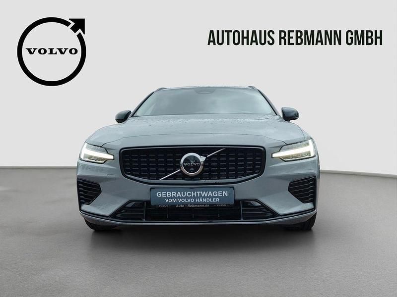 Gebraucht Volvo V60 Plus 257 PS (189 kW) 2025 Grau Kombi
