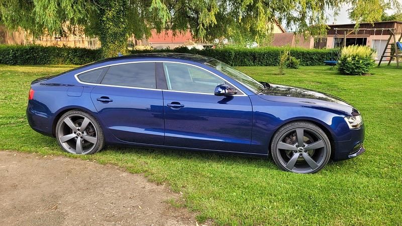 Blau Gebraucht 2015 Audi A5 Sportback Kleinwagen | 17.499 € (Fairer Preis) - Bild 1/4