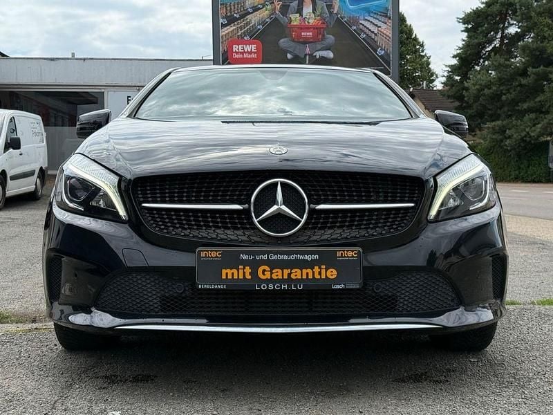Gebraucht Mercedes A180 109 PS (80 kW) 2018 Schwarz Limousine