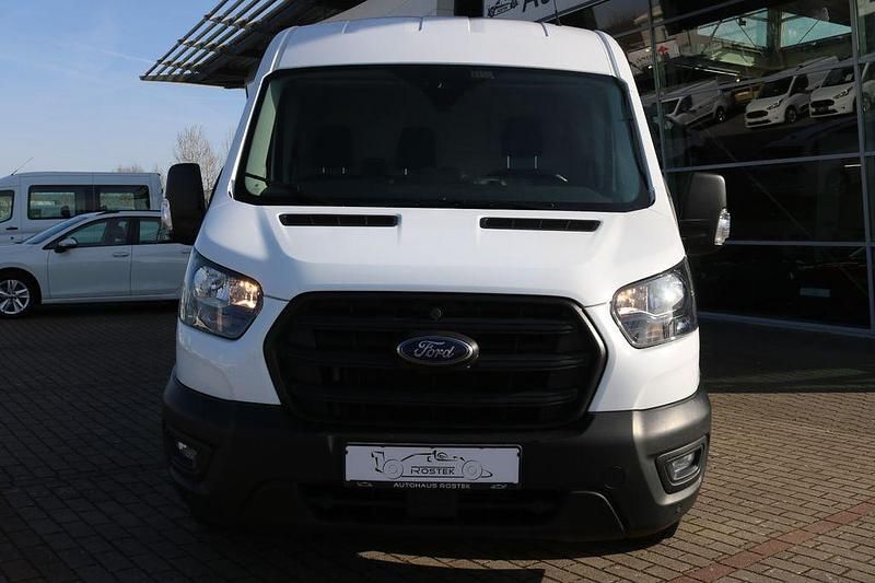 Gebraucht Ford Transit Trend 131 PS (96 kW) 2023 Weiß Limousine