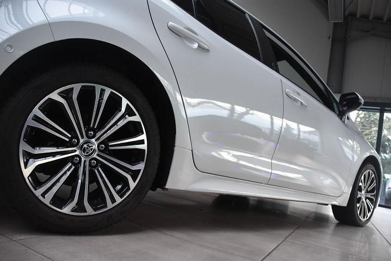 Gebraucht Toyota Corolla Hybrid Team 122 PS (89 kW) 2022 Weiß metallic