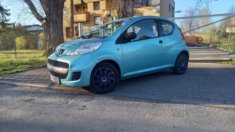 Blau Gebraucht 2011 Peugeot 107 Kleinwagen | 1.750 € (Guter Preis) - Bild 1/4