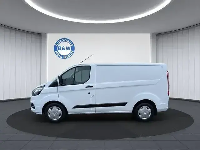 Gebraucht Ford Transit Custom 131 PS (96 kW) 2021 Frostweiß Van / Kleinbus