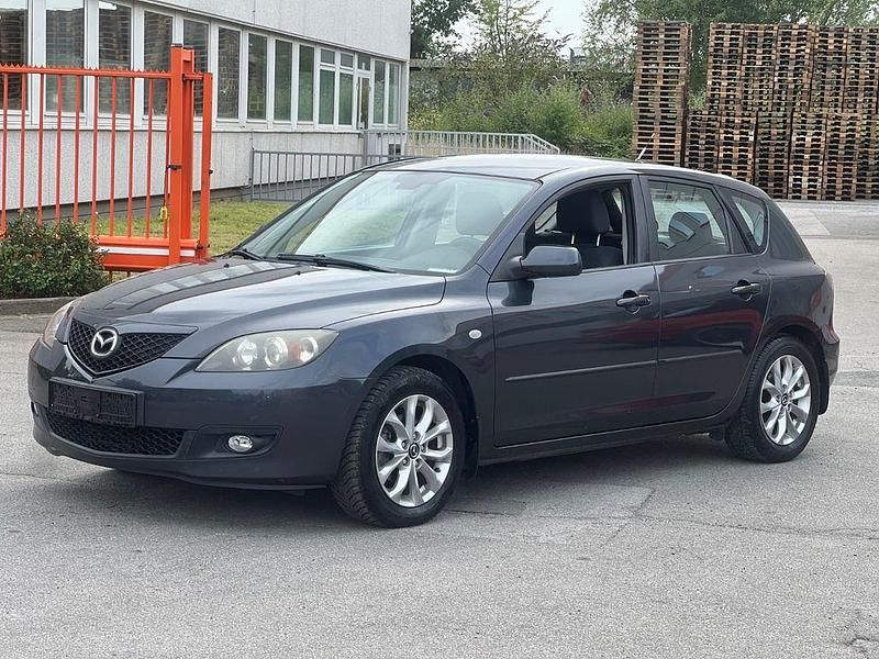 Grau Gebraucht 2006 Mazda 3 Active Limousine | 1.400 € (Fairer Preis) - Bild 1/4