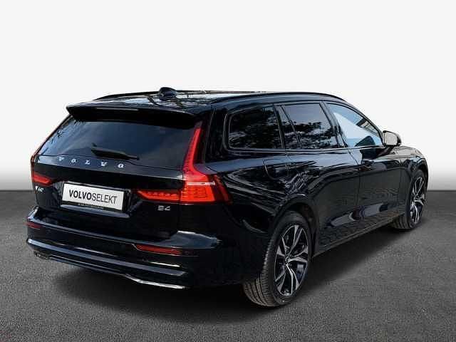 Gebraucht Volvo V60 145 PS (106 kW) 2024 Kombi