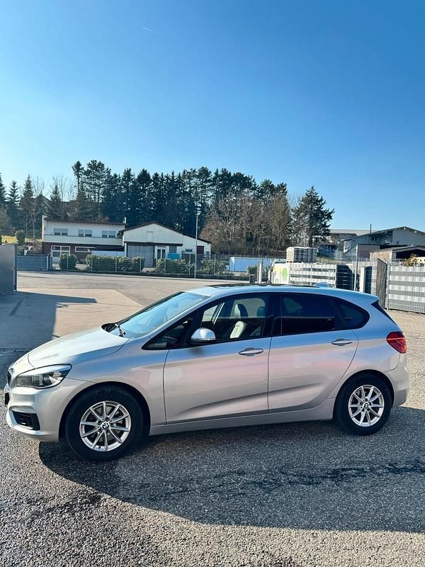 Gebraucht BMW 218 Advantage 136 PS (100 kW) 2016 Silber Kombi