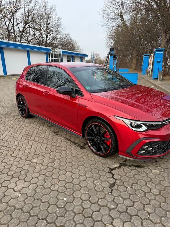 Gebraucht VW Golf VIII GTI 245 PS (180 kW) 2023 Rot Limousine